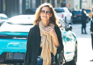 Katie Holmes prouve qu’une pièce culte peut durer : elle ressort les Mary Jane Miu Miu lancée il y a près de 10 ans