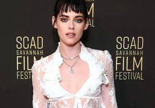 Kristen Stewart succombe à la tendance de la robe transparente sur le tapis rouge