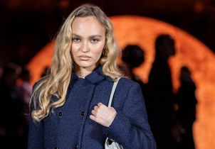 Lily-Rose Depp remet au goût du jour cette robe romantique pour le printemps 