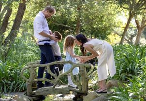 Meghan Markle mise sur la robe blanche : l'alternative sophistiquée à la petite robe noire pour les fêtes de fin d’année