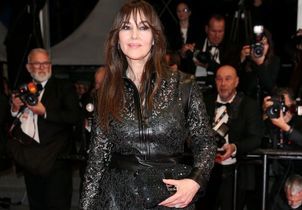Monica Bellucci bouscule les codes à Cannes avec son allure goth-glam signature