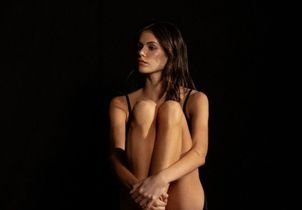 Best of mode : Kaia Gerber danse pour Repetto, un sac au fermoir bijou chez Longchamp… 