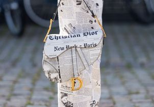 Chez Dior, Jonathan Anderson fait revivre un imprimé culte des années 2000, popularisé par Carrie Bradshaw