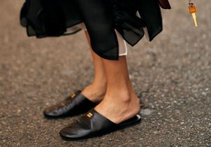 « On ne voit que ça » : elles racontent leur complexe de vivre avec des “grands pieds”