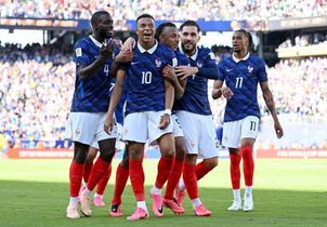 Pourquoi tous les joueurs portent des crampons roses à la Coupe du monde 2026 ? 