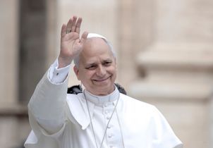 Quelles sont ces Nike portées par le pape Léon XIV qui enflamment les réseaux sociaux ?
