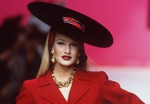 Supermodel adulée des années 90, puis disparue des radars : que devient Karen Mulder ?