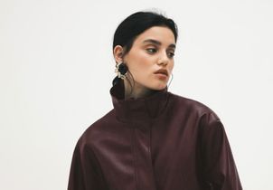 La veste ceinturée est partout ce printemps : 7 modèles validés par la rédaction