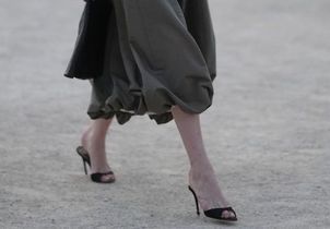 5 pantalons tendances à porter avec des mules