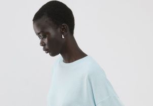 Ce pull flatteur et à la couleur tendance est le plus vendu chez Mango en ce moment