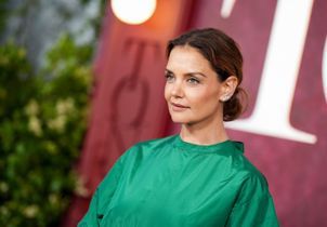 « C'est beaucoup à gérer » : le vibrant hommage de Katie Holmes après la mort de James Van Der Beek 