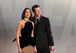 Dua Lipa dévoile en images son mariage romantique en Italie avec Callum Turner