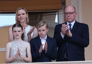Jacques et Gabriella de Monaco, duo modèle aux côtés de leurs parents pour la fête de la Saint-Jean 