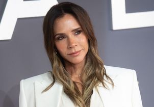 Victoria Beckham faite Chevalier des Arts et des Lettres à Paris, au coeur des tensions avec son fils Brooklyn