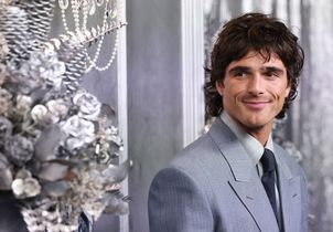 À Sydney, Jacob Elordi retrouve ses amis d’enfance sur le tapis rouge de « Hurlevent »