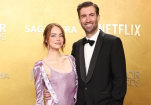 Actor Awards 2026 : Emma Stone fait une arrivée remarquée avec son époux Dave McCary
