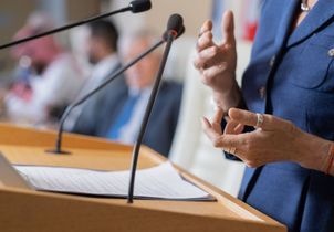 L'édito de ELLE : la parité en politique, a-t-on le droit d'y croire ?