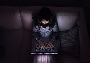 « Cet homme est toujours actif » : le témoignage de Noémie, victime d'un pédocriminel sur Roblox