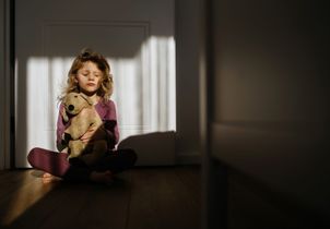 Comment la justice protège les enfants victimes de violences psychologiques dans leur famille ?