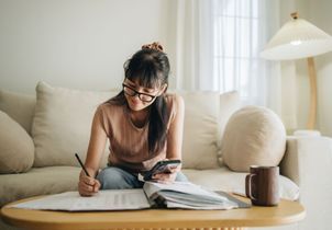 Dans le budget de Amélie, 41 ans : « Je capitalise au lieu de faire n’importe quoi avec mon argent » 