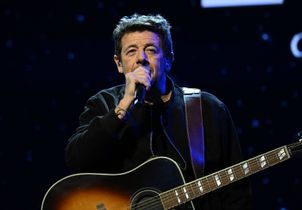 Exclusif : la maison de disques de Patrick Bruel met en pause ses activités avec le chanteur