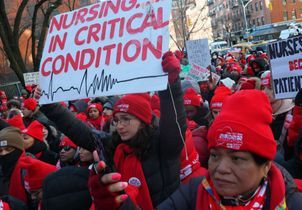 Grève des infirmières à New York, des "Girls Rooms" en Côte d'Ivoire… 5 infos sur les femmes dans le monde