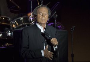  « Je me sentais comme un objet » : Julio Iglesias accusé d’agressions sexuelles par deux anciennes employées