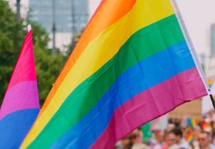 Mois des fiertés : d'où vient le drapeau arc-en-ciel ?