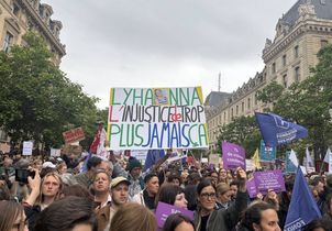 Mort de Lyhanna : à Paris, la colère d'une mobilisation contre les violences faites aux enfants