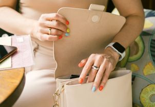 Qu’est-ce que le « test du sac à main », cette pratique illégale qui perdure en entretien d’embauche ?