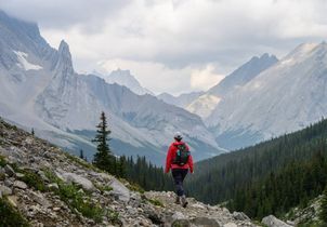 Que désigne le terme « Alpine divorce » qui cache une violence conjugale méconnue