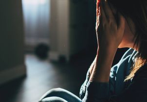 Violences conjugales : le 3919 lance un chat en ligne, une bouée pour les femmes expatriées