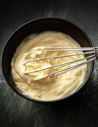 Tartare, yaourt, béarnaise : quelle sauce pour quel plat ?