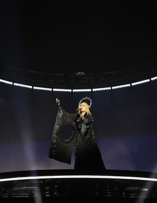 Madonna célèbre ses 40 ans de carrière à Paris : on y était et on vous raconte
