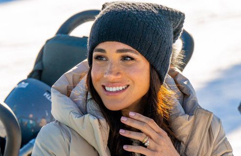 Meghan Markle révèle pourquoi elle est tout le temps pieds nus (et cela a un rapport avec le bien-être) 