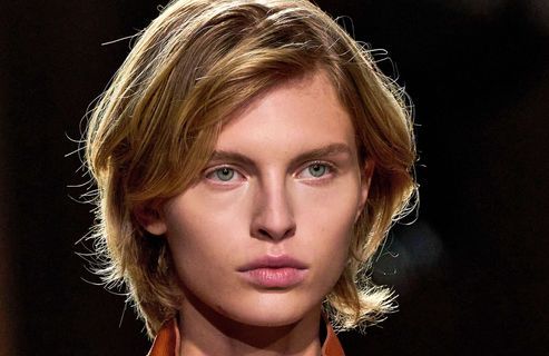 Maquillage, soin, forme.... La top-model Karolina Spakowski nous révèle sa routine beauté