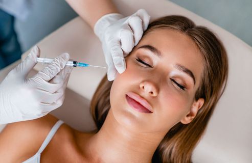 Qu’est-ce que le Baby botox, cette technique anti-âge qui cartonne chez les jeunes ?