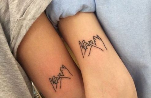 tatouage au cou de Ryan Gosling