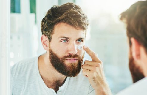 Les hommes consomment de plus en plus de soins et produits de beauté, mais pas n'importe lesquels !