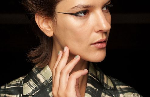 Coaching beauté : gel, semi-permanent… comment soigner mes ongles après une dépose cata ?