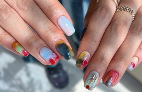 Gel japonais : le technique en vogue qui sublime les ongles naturels 