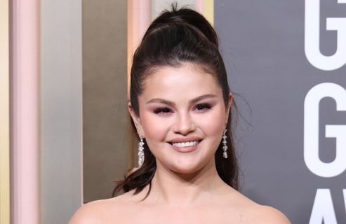 Golden Globes : l’incroyable manucure Swarovski de Selena Gomez pour briller en soirée
