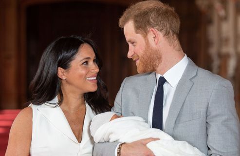 Meghan Markle maman : pourquoi tout le monde parle de sa manucure lors de la présentation d’Archie