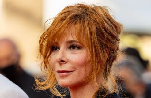 Après l’annulation de ses concerts au Stade de France, Mylène Farmer exprime son « immense tristesse »