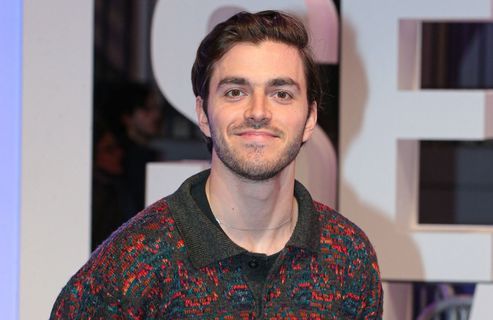 Panayotis Pascot dévoile des images de répétitions de la pièce de théâtre adaptée de son livre à succès