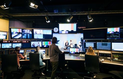 Parité à la télé et à la radio : le temps de parole des femmes toujours inférieur à celui des hommes