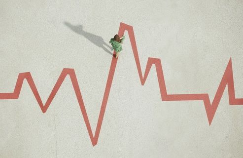 Pourquoi les femmes sont plus vulnérables psychologiquement que les hommes après une crise cardiaque