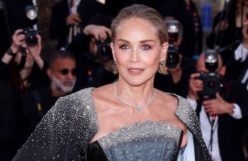 « Être trop mince n'est pas sain » : à 68 ans, Sharon Stone livre les secrets de sa vitalité