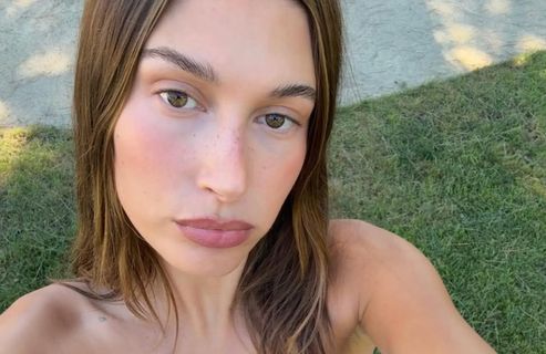 Voici l’« exercice préféré » d’Hailey Bieber pour tonifier son ventre après sa grossesse