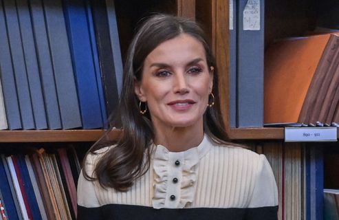 En combi-pantalon et bottines, Letizia d’Espagne arbore le combo mode le plus chic de l’automne